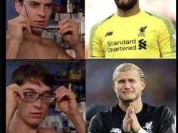 Meme ini dianggap lebih cocok karena sama-sama kiper Liverpool -- walaupun beda era: dikira Alisson, eh ternyata Loris Karius (yang di Liverpool dulu rutin diledek akibat blundernya). Foto: dok. Internet/X (Twitter)