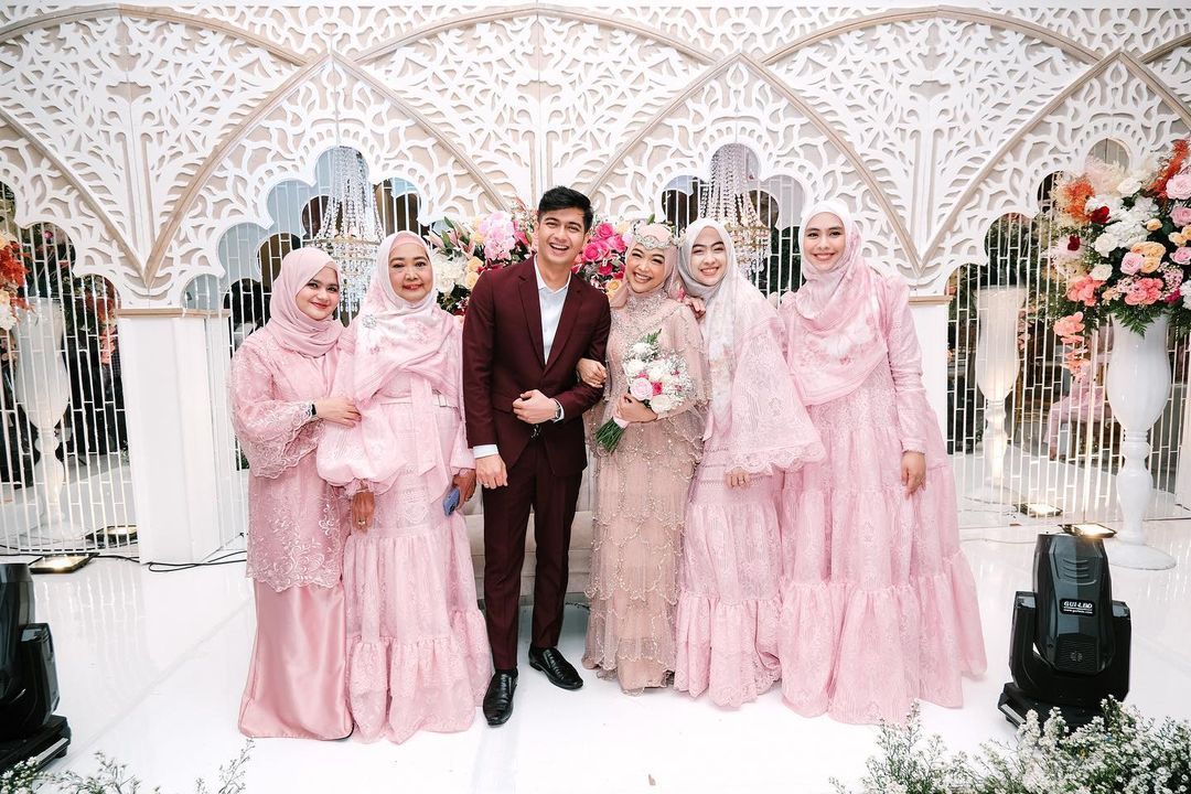 Anniversary Pertama Ria Ricis dan Teuku Ryan