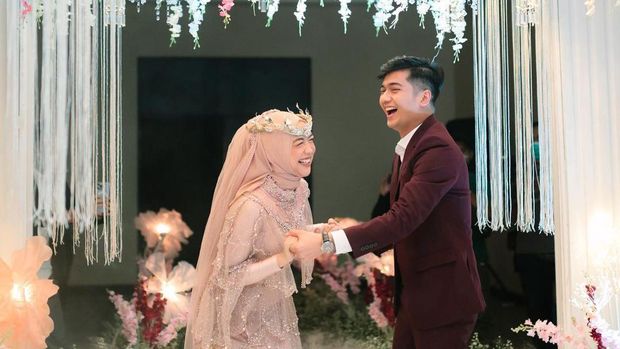 Anniversary Pertama Ria Ricis dan Teuku Ryan
