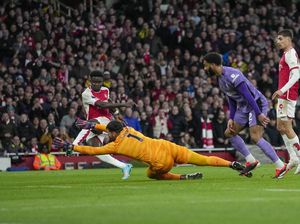 Diwarnai Gol Bunuh Diri-Kartu Merah, Arsenal Gebuk Liverpool 3-1