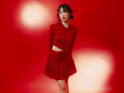 10 Baju Merah Berpotongan Cheongsam dari Brand Lokal, Stylish Dipakai Imlek