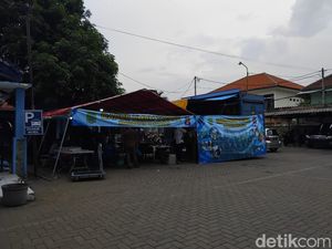 Nasi Bungkus dan Perahu Karet Disalurkan ke Warga Terdampak Banjir Pasuruan
