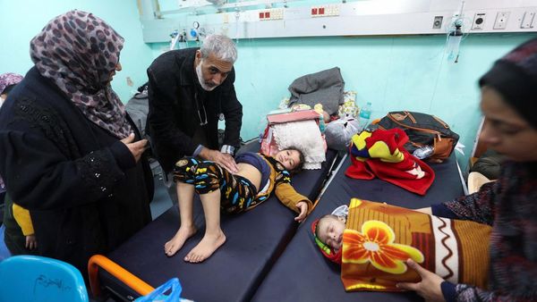 Momen Dokter Said Langsung Menolong Pasien Usai Bebas dari Tahanan Israel