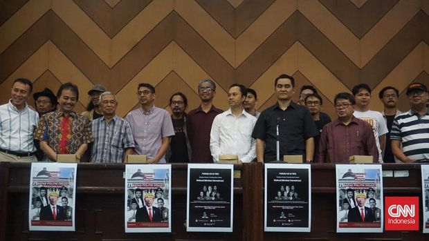 Forum Cik Di Tiro nobatkan Jokowi jadi 'Bapak Politik Dinasti Indonesia' UII Kampus Cik Di Tiro, Kota Yogyakarta, Senin (5/2)
