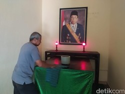Di Kelenteng Muntilan Ini, Ada Altar dengan Foto Gus Dur