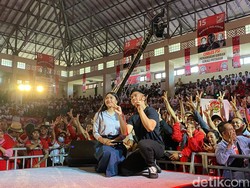 Kampanye di Bali, Kaesang Bagikan Kaos Pecinta Belimbing Sayur