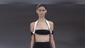 10 Koleksi Fendi Couture 2024, Busana Terinspirasi Futurisme Karl Lagerfeld