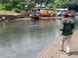 Viral Air di Muara Kali Sono Batang Menghitam, DLH Cek Lokasi Viral Air di Muara Kali Sono Batang Menghitam, DLH Cek Lokasi