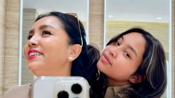 7 Potret Mayangsari Hangout Bareng Anak Gadisnya, Kompak Bak Bestie