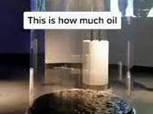 Video Gambaran Produksi Minyak Kuwait dalam Satu Detik, Deras Banget!