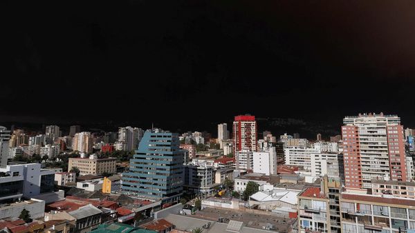 Ngeri! Langit Chili Menghitam Akibat Kebakaran Hutan