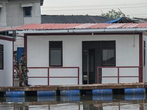 Penampakan Bantuan Rumah Apung dari Kemhan di Penjaringan Jakarta Penampakan Bantuan Rumah Apung dari Kemhan di Penjaringan Jakarta