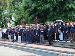 Ratusan Mahasiswa-Dosen Unej Nyatakan Sikap: Politik Dinasti Cederai Pemilu