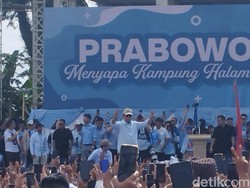 Oke Gas Iringi Kampanye Prabowo di Manado, Massa Teriak Presiden