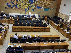 Baleg DPR Rapat Bareng Mendagri Tito Bahas Revisi UU Desa