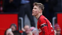 Højlund membuka kemenangan MU atas West Ham dengan golnya di menit ke-23. Foto: REUTERS/CARL RECINE
