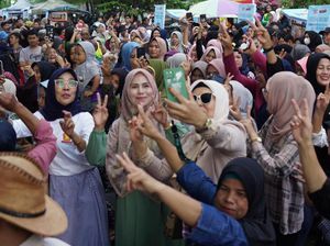 Ribuan Warga Hadiri Festival Kuliner Prabowo-Gibran Sekali Putaran di Payakumbuh Ribuan Warga Hadiri Festival Kuliner Prabowo-Gibran Sekali Putaran di Payakumbuh