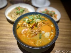 RoiEt by Dou Dou: Ada Tom Yum Seafood Autentik Thailand di Sini