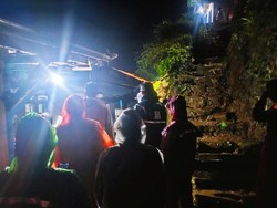 Longsor Timbun Rumah Warga di Plantungan Kendal, 1 Orang Tewas