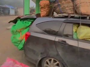 Bawa Barang Berlebih hingga Ambles, Berapa Bobot Muatan Maksimal LCGC? Bawa Barang Berlebih hingga Ambles, Berapa Bobot Muatan Maksimal LCGC?