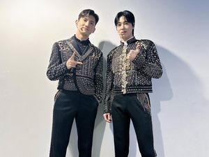Momen Lucu Yunho dan Changmin Ikut Lebaran di Konser TVXQ! 20&2 Momen Lucu Yunho dan Changmin Ikut Lebaran di Konser TVXQ! 20&2