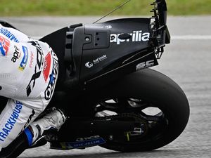 Aprilia Pasang Buntut Ekstrem di Motor Miguel Oliveira, Mirip Antena TV Luar