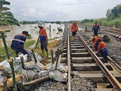 Sempat Tergenang Banjir, Rel Jalur Grobogan Sudah Bisa Dilintasi KA