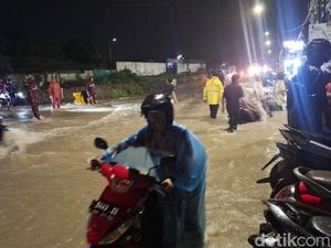 Hujan Deras Guyur Surabaya, Babat Jerawat hingga Benowo Banjir Hujan Deras Guyur Surabaya, Babat Jerawat hingga Benowo Banjir