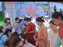 Kampanye Program Paslon 02, Relawan Gibran Gelar Sembako Murah