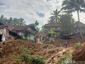 Bukit di Banjarnegara Longsor, 3 Rumah Rusak-15 Rumah Terancam