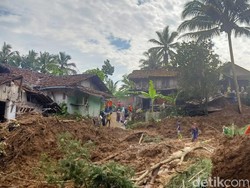 Bukit di Banjarnegara Longsor, 3 Rumah Rusak-15 Rumah Terancam