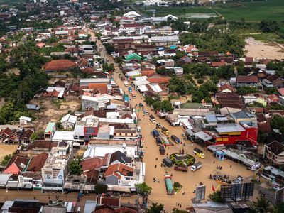 Foto Udara Banjir Lumpuhkan Jalan Semarang-Purwodadi