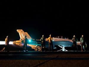 AS Serang Kapal Tanpa Awak Bermuatan Peledak Milik Houthi di Yaman AS Serang Kapal Tanpa Awak Bermuatan Peledak Milik Houthi di Yaman