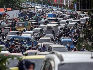Potret Kemacetan di GDC Kota Depok Pagi Tadi
