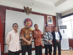 Heboh Polemik Bayar Kuliah Pakai Pinjol, KPPU Ikut Turun Tangan