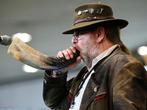 Lomba Unik Meniru Suara Rusa Jantan, Cuma Ada di Jerman! Lomba Unik Meniru Suara Rusa Jantan, Cuma Ada di Jerman!