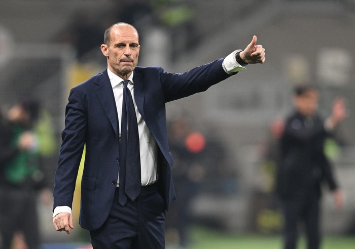 Soccer Football - Serie A - Inter Milan v Juventus - San Siro, Milan, Italy - February 4, 2024 Juventus coach Massimiliano Allegri reacts REUTERS/Daniele Mascolo