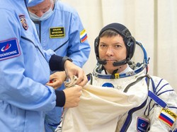 Astronaut Rusia Pecah Rekor Tinggal Paling Lama di Luar Angkasa