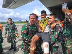 Kronologi Pesawat Smart Air Ditembak OTK di Pania hingga Polisi-Warga Luka