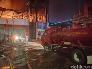 Kebakaran Gudang Ekspedisi di Kota Malang Padam Kebakaran Gudang Ekspedisi di Kota Malang Padam