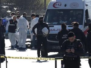 Polisi Tembak Mati 2 Teroris Bersenjata di Luar Pengadilan Istanbul