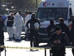 Polisi Tembak Mati 2 Teroris Bersenjata di Luar Pengadilan Istanbul