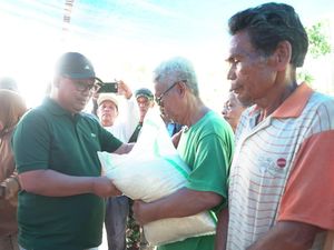 Pemkot Palopo Kucurkan Bansos ke 23 KK Eks Penderita Kusta Pemkot Palopo Kucurkan Bansos ke 23 KK Eks Penderita Kusta