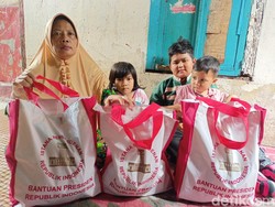 Staf Presiden RI Kunjungi Rumah Iki Bocah yang Jualan Hidupi Nenek-3 Adik