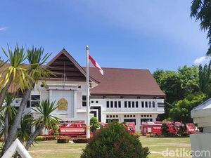 Upaya Pemkab Bone Bayar THR ASN: Pinjam ke Bank-Setop Kontrak Pihak Ketiga Upaya Pemkab Bone Bayar THR ASN: Pinjam ke Bank-Setop Kontrak Pihak Ketiga