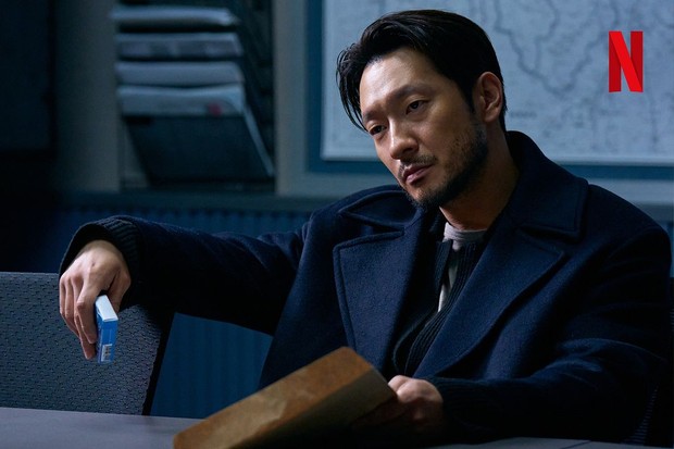 Son Suk Ku sebagai Jang Nan Gam/Foto: instagram.com/netflixid Son Suk Ku sebagai Jang Nan Gam