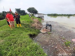 Debit Air Sungai Wulan Kudus Naik-Tanggul Abrasi, Warga Waswas