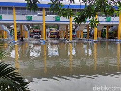 Terminal Purabaya Bungurasih Tergenang Banjir