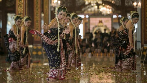 Melihat Tradisi Tingalan Jumenengan Raja Keraton Solo