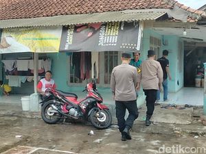 Kebengisan Perampok Berpistol yang Sekap Bu RT di Cianjur Kebengisan Perampok Berpistol yang Sekap Bu RT di Cianjur